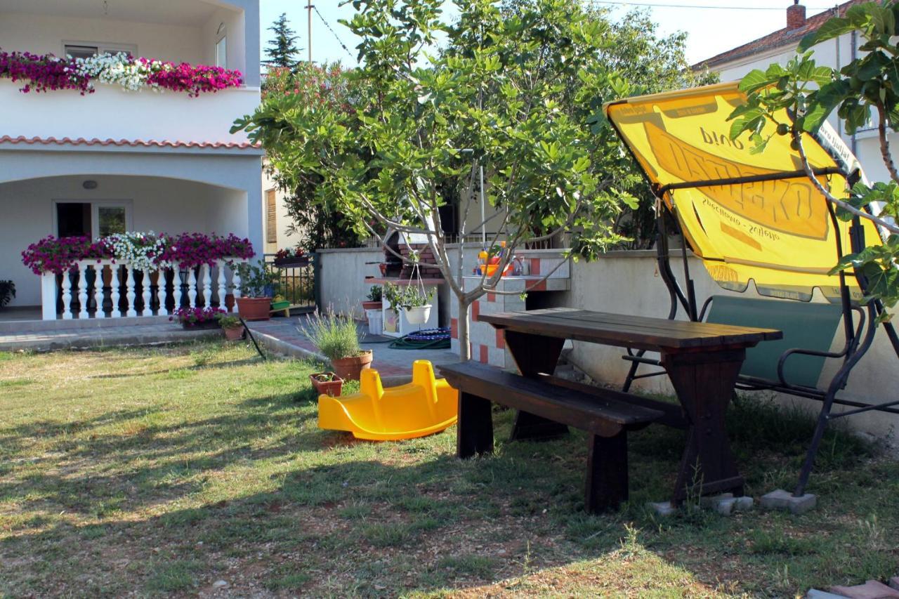 Apartments With A Parking Space Seline, Paklenica - 6603 สตารีกราด-ปาเคลนีซา ภายนอก รูปภาพ