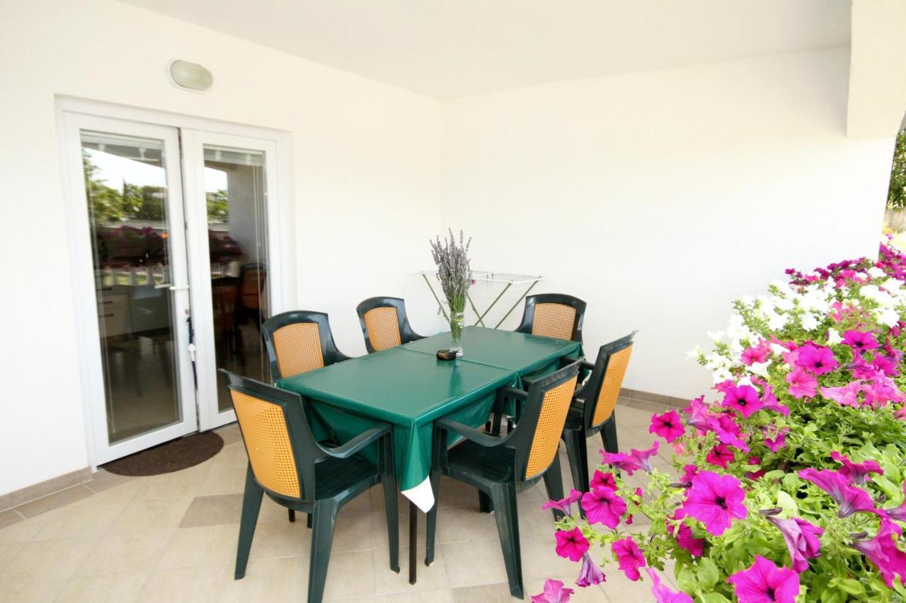 Apartments With A Parking Space Seline, Paklenica - 6603 สตารีกราด-ปาเคลนีซา ภายนอก รูปภาพ