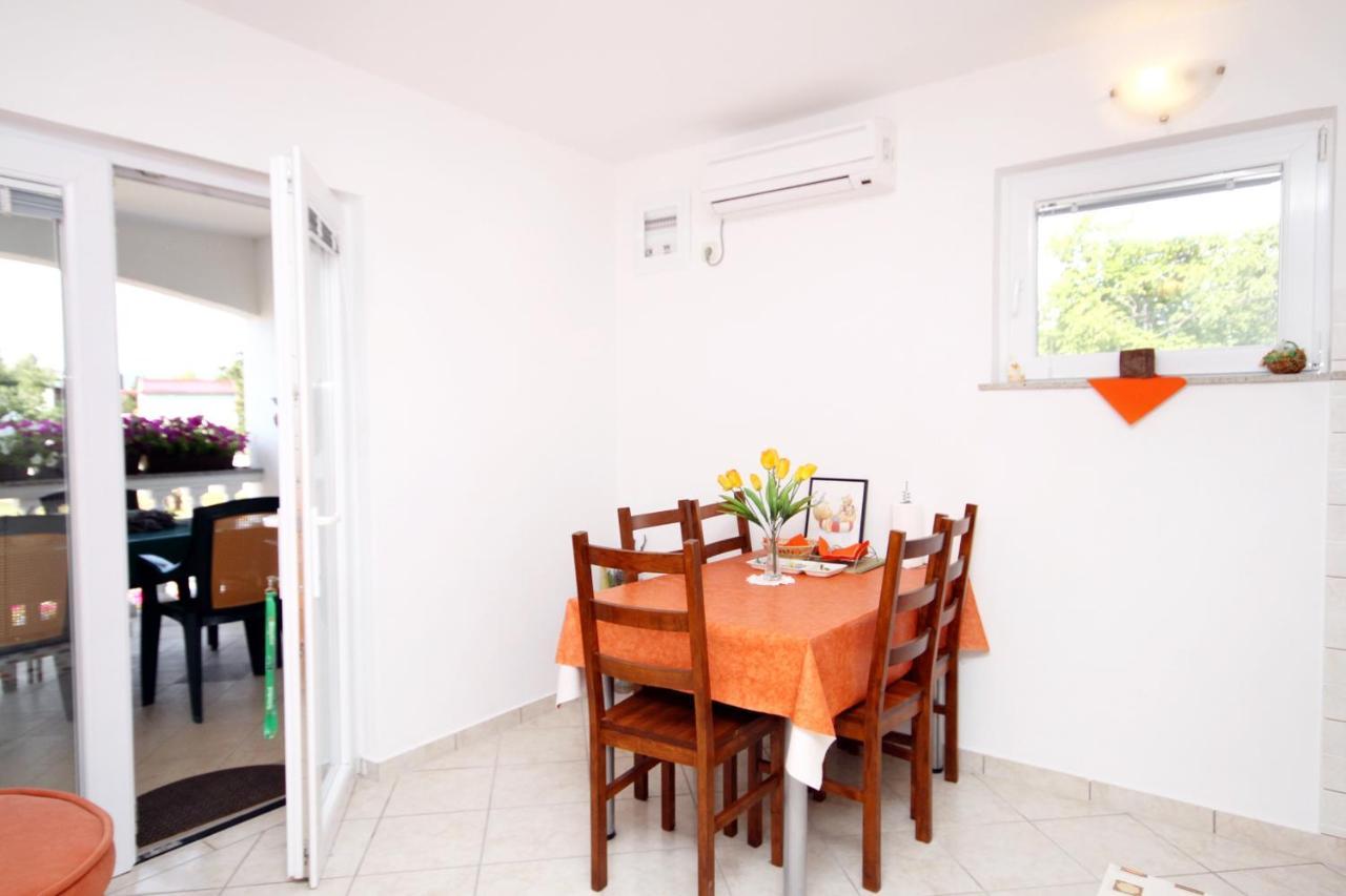 Apartments With A Parking Space Seline, Paklenica - 6603 สตารีกราด-ปาเคลนีซา ภายนอก รูปภาพ