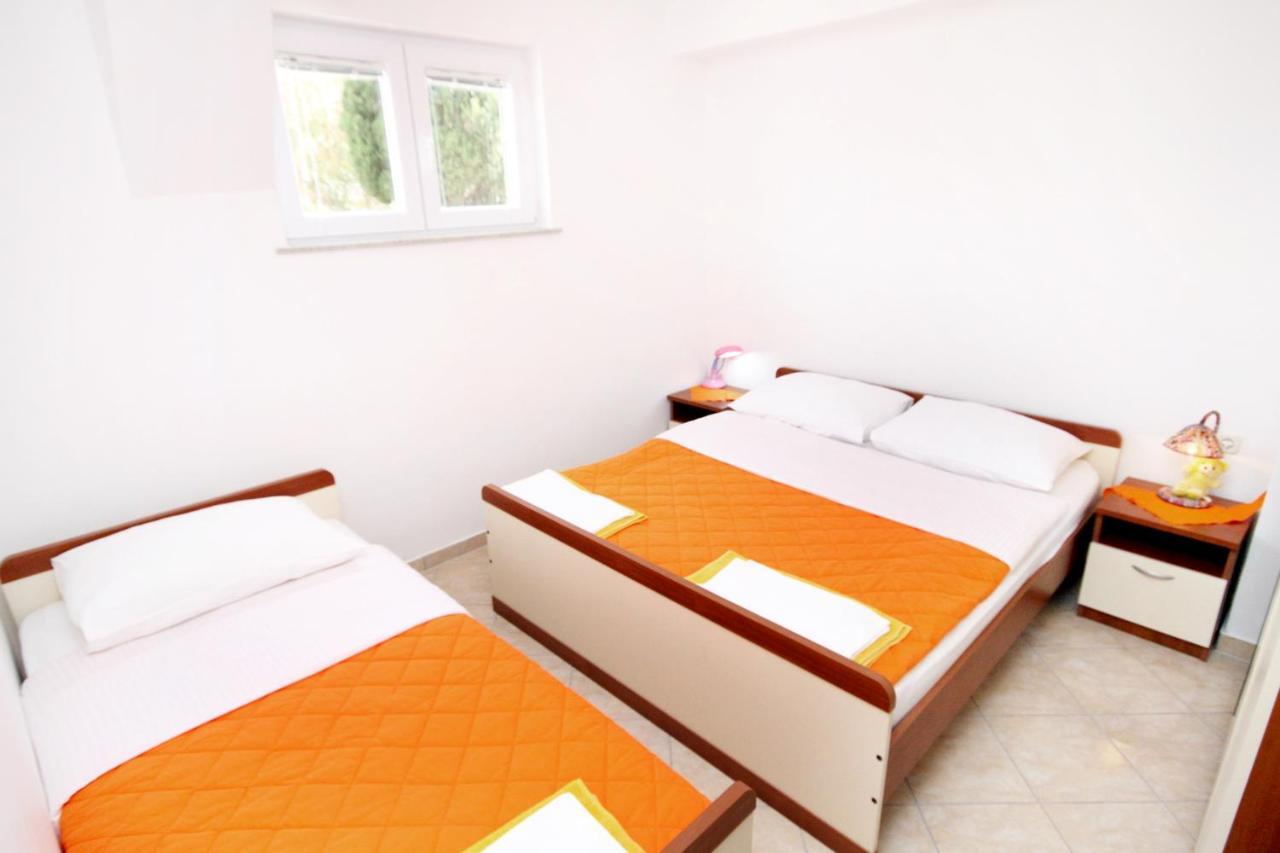 Apartments With A Parking Space Seline, Paklenica - 6603 สตารีกราด-ปาเคลนีซา ภายนอก รูปภาพ