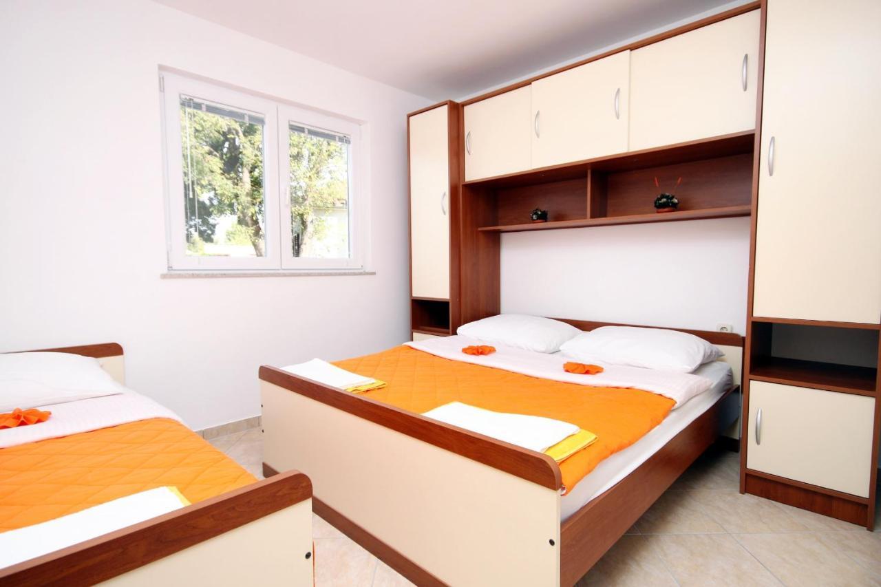 Apartments With A Parking Space Seline, Paklenica - 6603 สตารีกราด-ปาเคลนีซา ภายนอก รูปภาพ