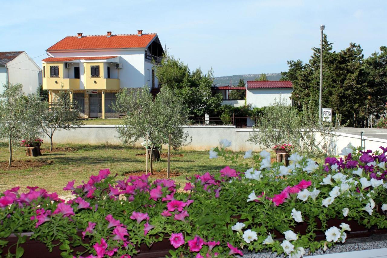 Apartments With A Parking Space Seline, Paklenica - 6603 สตารีกราด-ปาเคลนีซา ภายนอก รูปภาพ