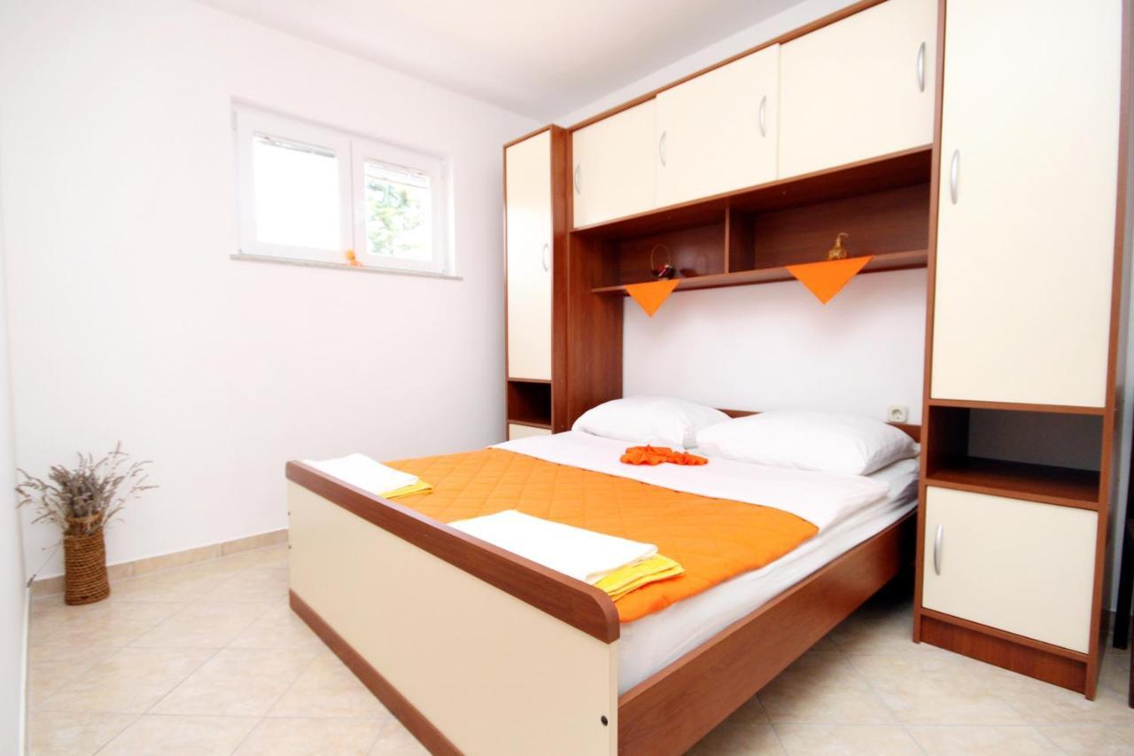 Apartments With A Parking Space Seline, Paklenica - 6603 สตารีกราด-ปาเคลนีซา ภายนอก รูปภาพ