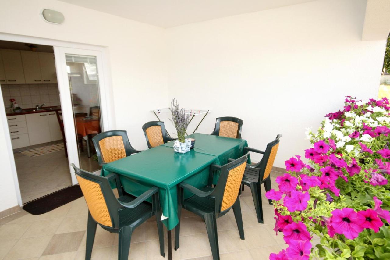 Apartments With A Parking Space Seline, Paklenica - 6603 สตารีกราด-ปาเคลนีซา ภายนอก รูปภาพ