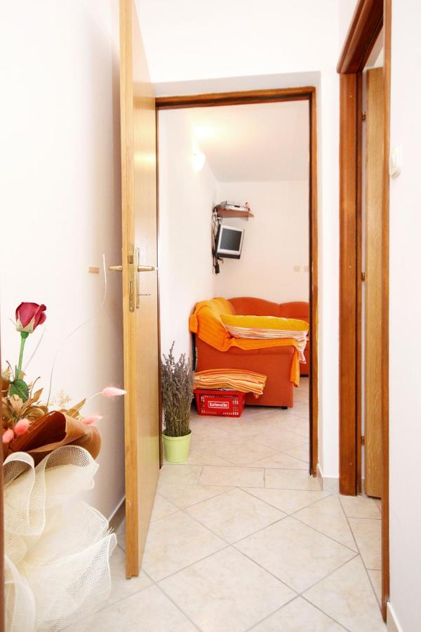 Apartments With A Parking Space Seline, Paklenica - 6603 สตารีกราด-ปาเคลนีซา ภายนอก รูปภาพ