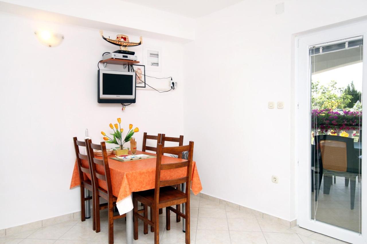 Apartments With A Parking Space Seline, Paklenica - 6603 สตารีกราด-ปาเคลนีซา ภายนอก รูปภาพ