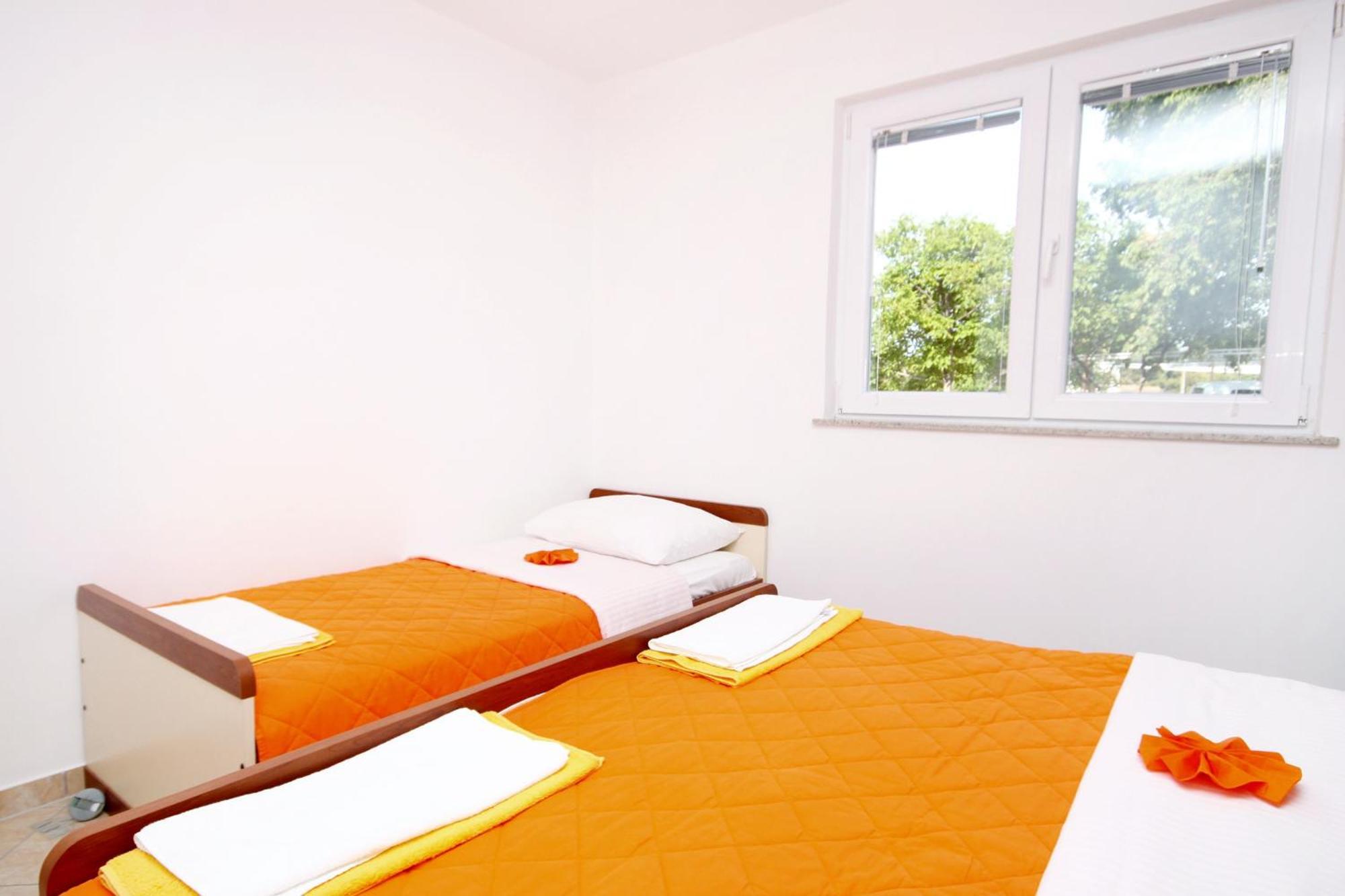 Apartments With A Parking Space Seline, Paklenica - 6603 สตารีกราด-ปาเคลนีซา ห้อง รูปภาพ